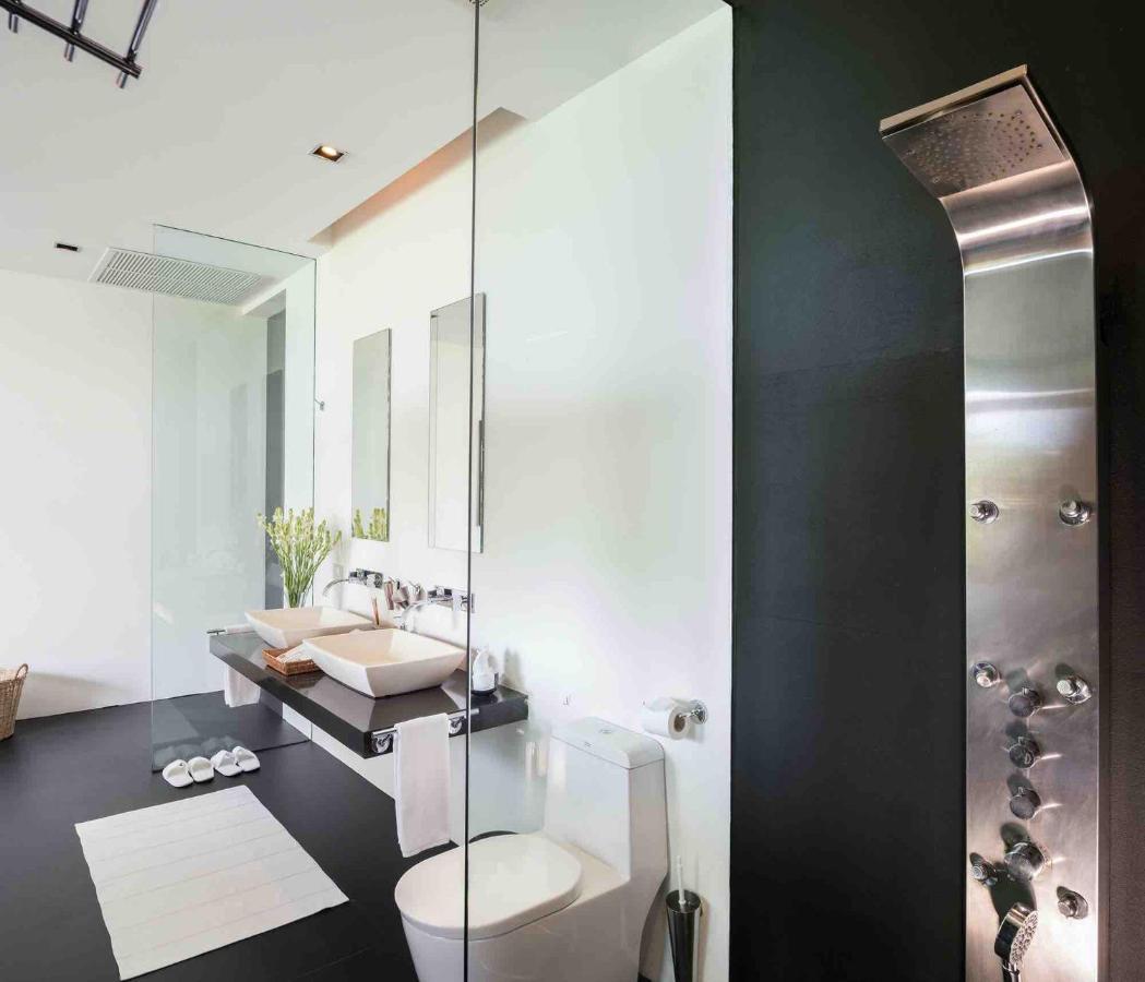 Villa Yang, Private Oceanfront Villa, 卡马拉海滩 外观 照片